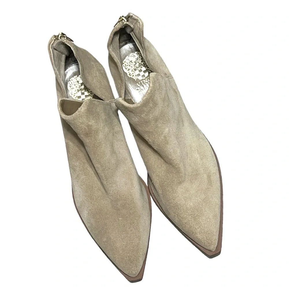 Vince Camuto tan suede ankle booties size 9.5